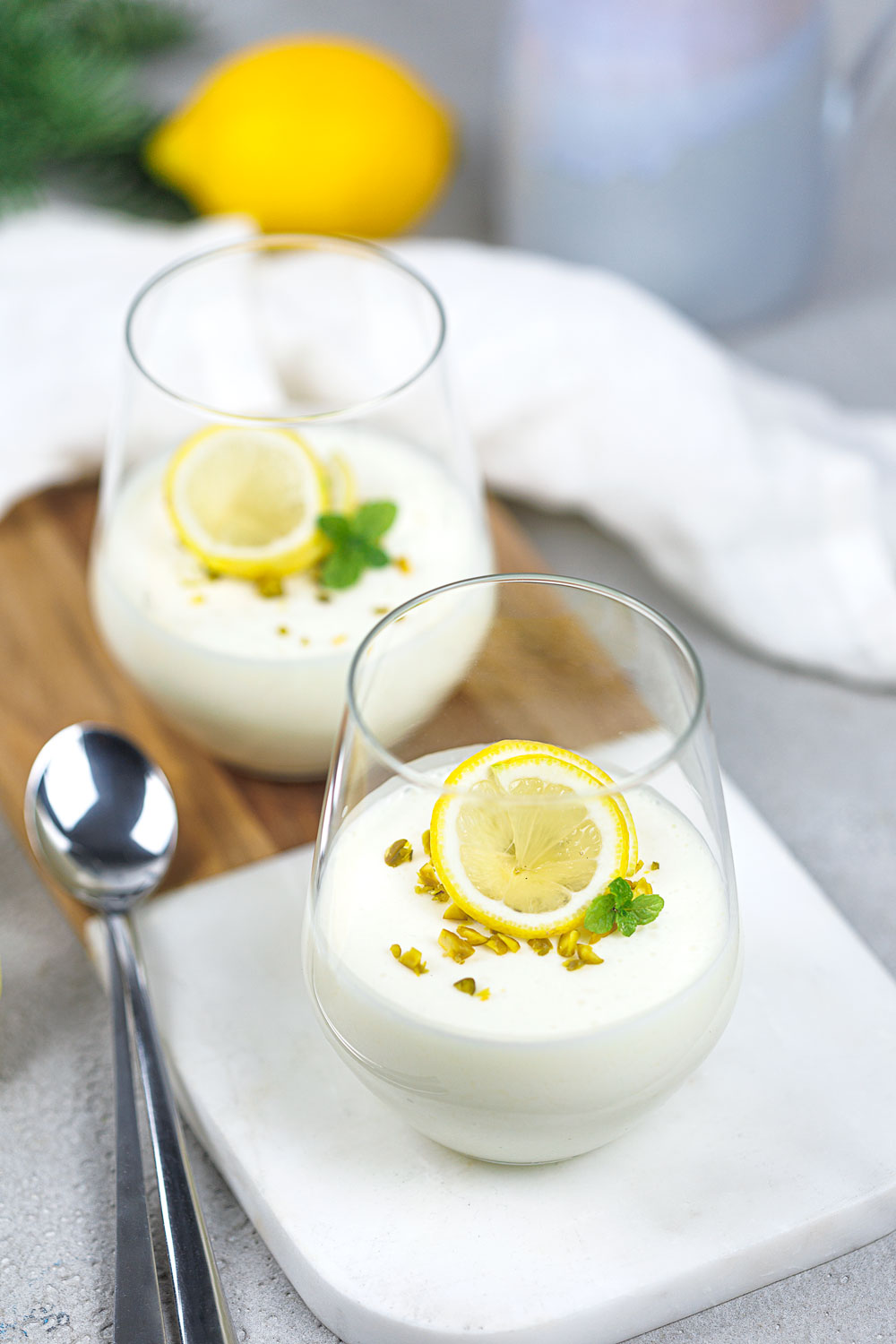 kohlenhydratarmes Zitronen-Buttermilch-Dessert