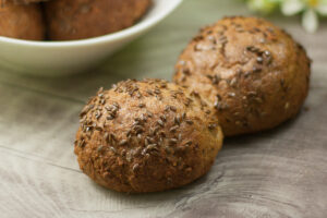 Leinsamenbrötchen sind Low Carb, glutenfrei und super lecker.