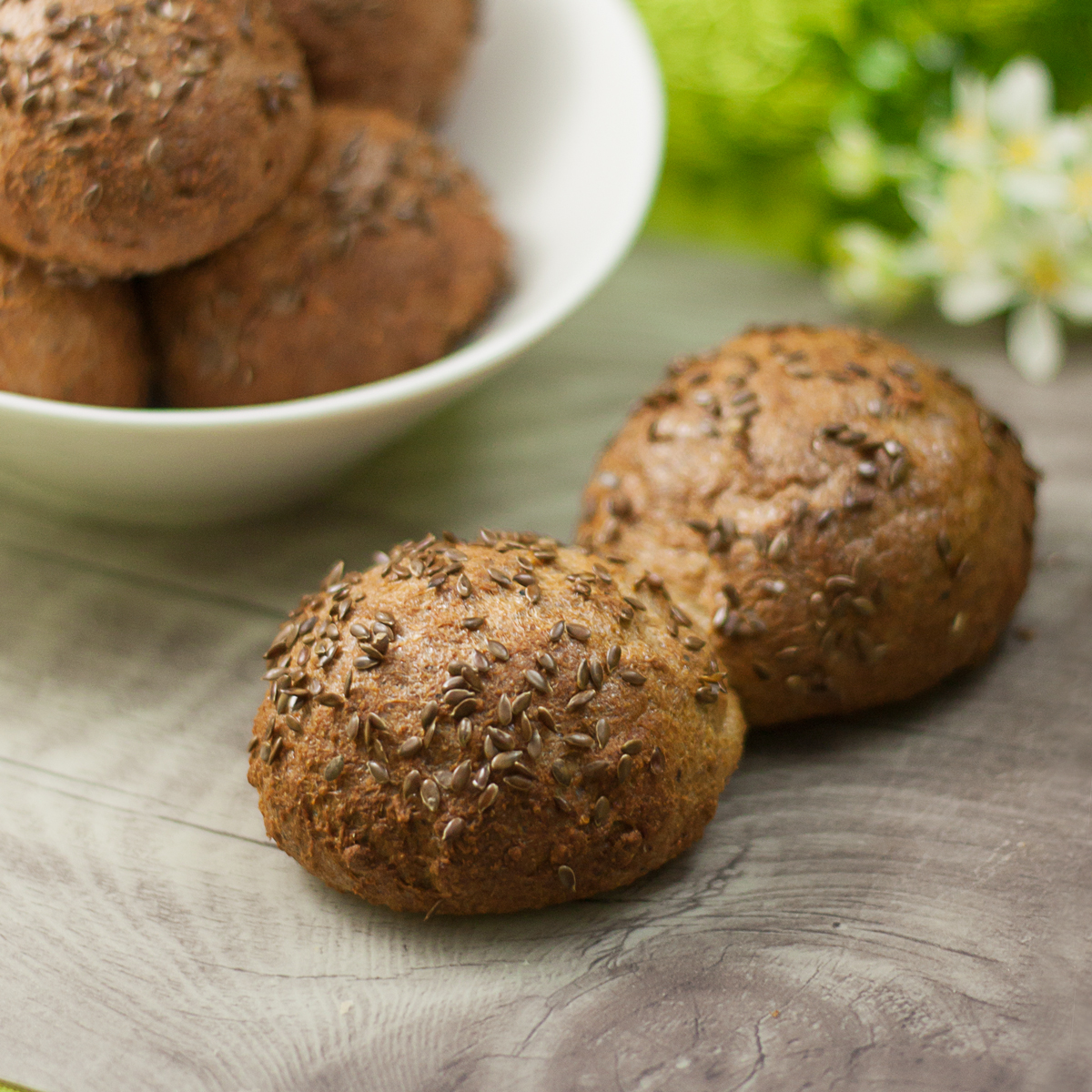 Starte mit diesen Low Carb Leinsamenbrötchen perfekt in den Tag