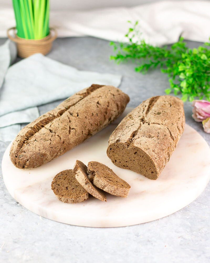 Low Carb Walnuss-Bärlauch-Baguette