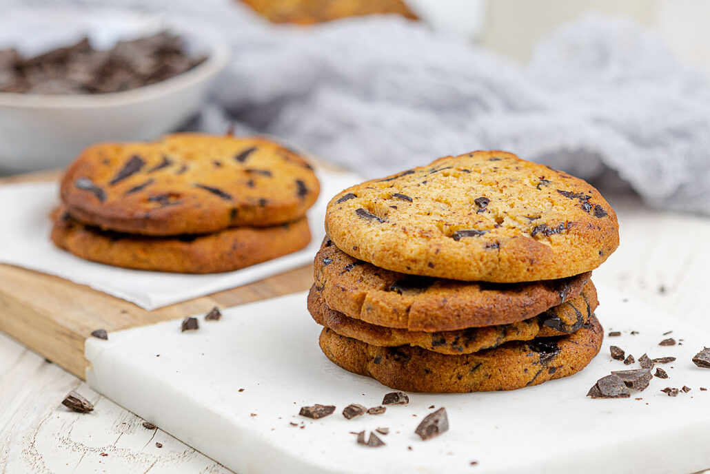 Low Carb & Keto Chocolate Chip Cookies