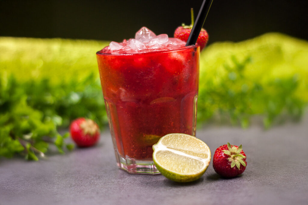 Low Carb Erdbeer-Caipirinha