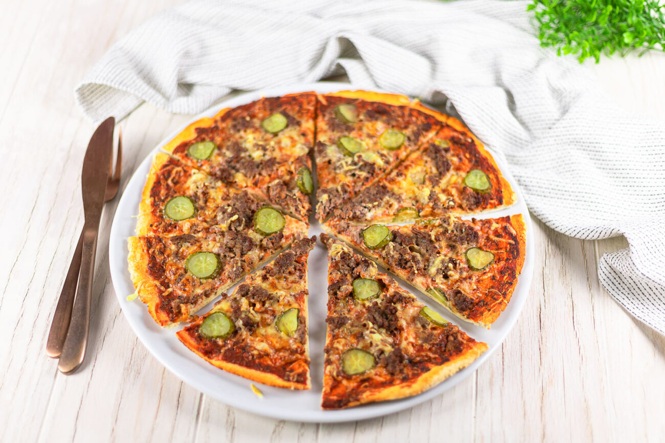 Low-Carb Cheeseburger-Pizza