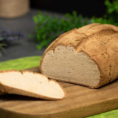 Das Bambusfaser-Kartoffelfaser-Brot ist ein leckeres Low Carb Brot. Es schmeckt leckt und ist nicht zu feucht.