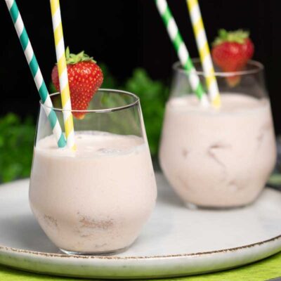 Erfrischender Low Carb Erdbeer-Colada