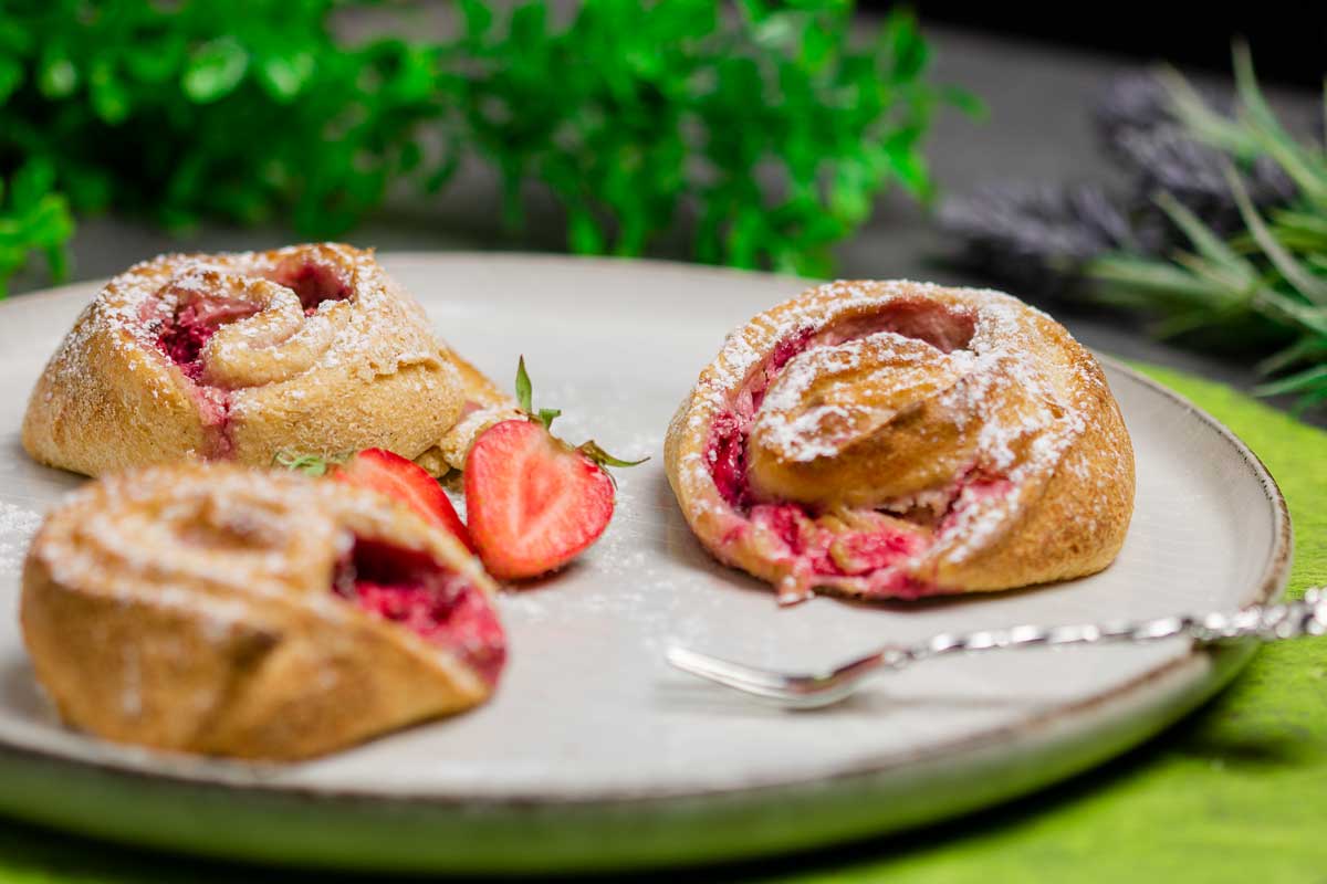 Low Carb Puddingschnecken mit Erdbeeren