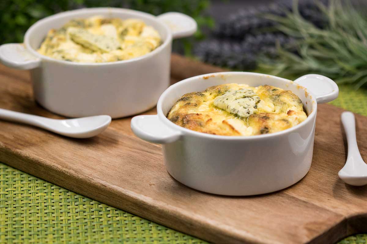 Das Feta-Omelett eignet sich perfekt fürs Eierfasten. Das Rezept ist Low Carb und Keto.