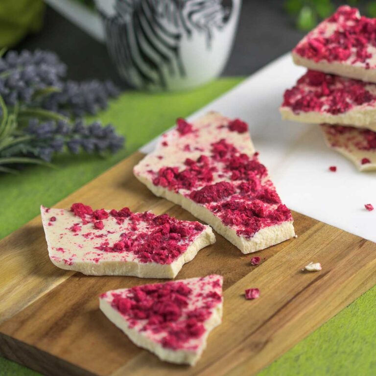 Die weiße Schokolade mit Himbeeren ganz ohne Zucker.