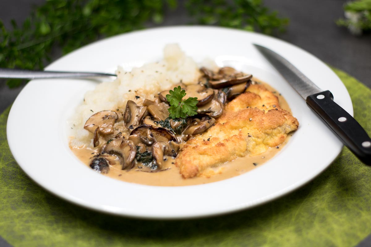 Low Carb Jägerschnitzel mit Kohlrabipüree