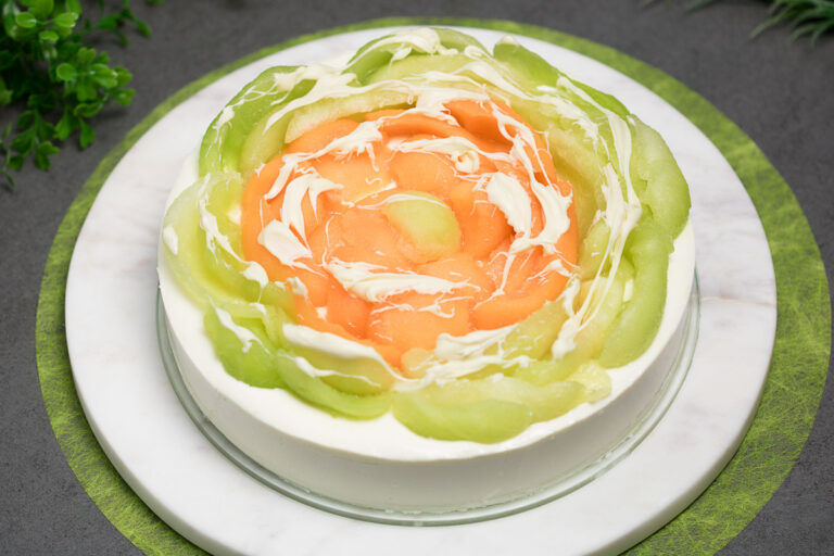 Der Joghurt-Melonen-Kuchen ist ein super No-Bake-Cake. Dieser Kuchen ist Low Carb und glutenfrei.
