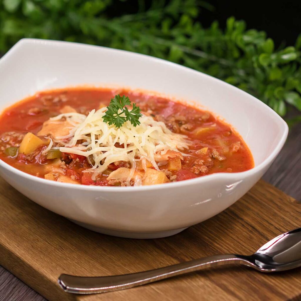 Die Lasagnen-Suppe ist lecker, ohne Kohlenhydrate und ohne Gluten!