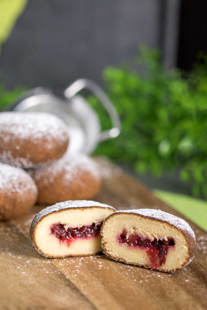 Low Carb Mini-Krapfen angeschnitten