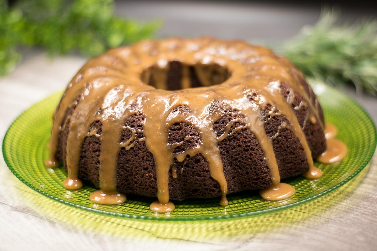Schokokuchen mit Karamellguss | Schwarzgrueneszebra.de