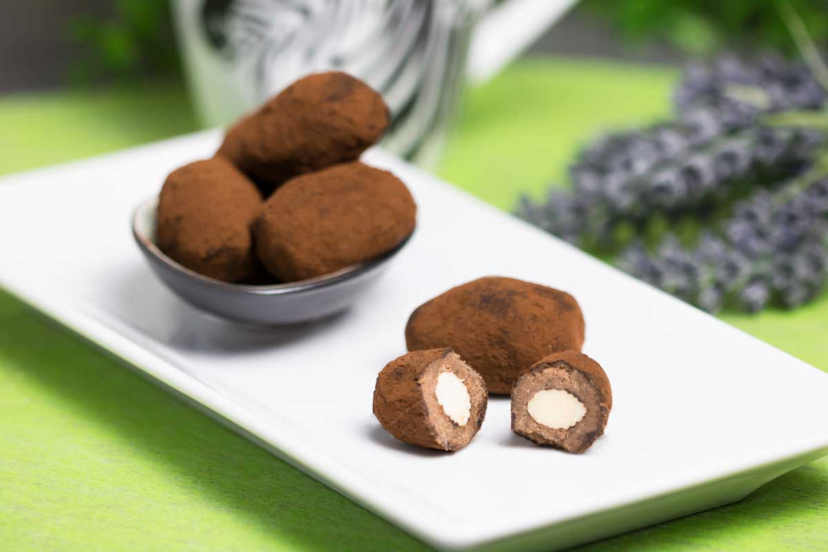 Low Carb Schokoeier mit Mandelkern