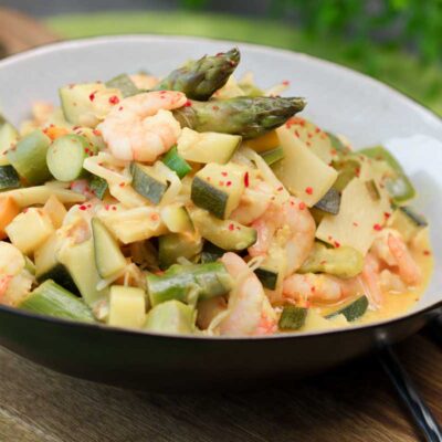 Das Spargel-Curry ist ein leckeres Low Carb Hauptgericht.