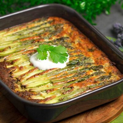 Die Spargel-Frittata ist ein leckeres und unkompliziertes Low Carb Rezept.