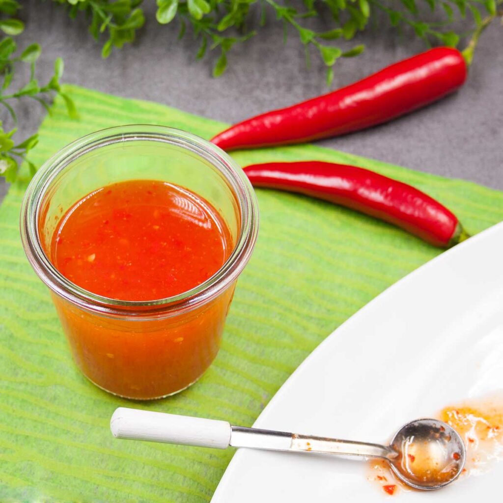 Die Sweet-Chili-Sauce ist Low Carb, glutenfrei und zuckerfrei.