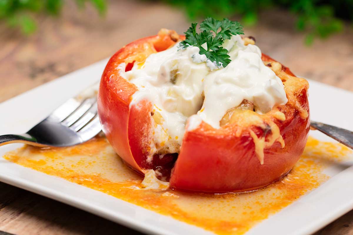 Gefüllte Tomate mit Tzatziki - Gesund und Low Carb