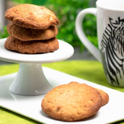 Die Walnuss-Cookies sind lecker und Low Carb, das Rezept ist ohne Zucker, ohne Mehl und super einfach zu backen.