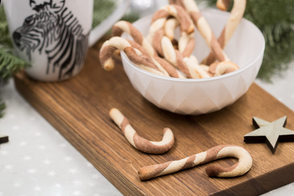 Low-carb Zuckerstangen-Kekse, perfekt für die Weihnachtszeit