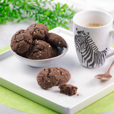 Die Haselnuss-Cookies sind lecker Low Carb und glutenfrei. Sie sind einfach zu backen und schmecken großartig.