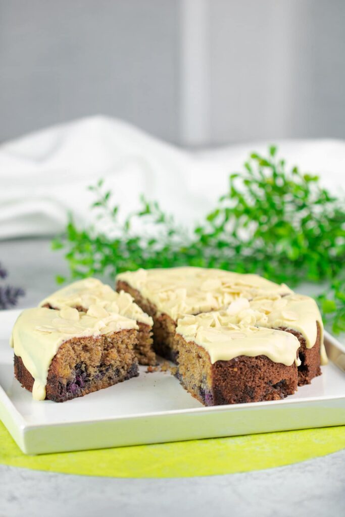 Blueberry White Chocolate Cake 4