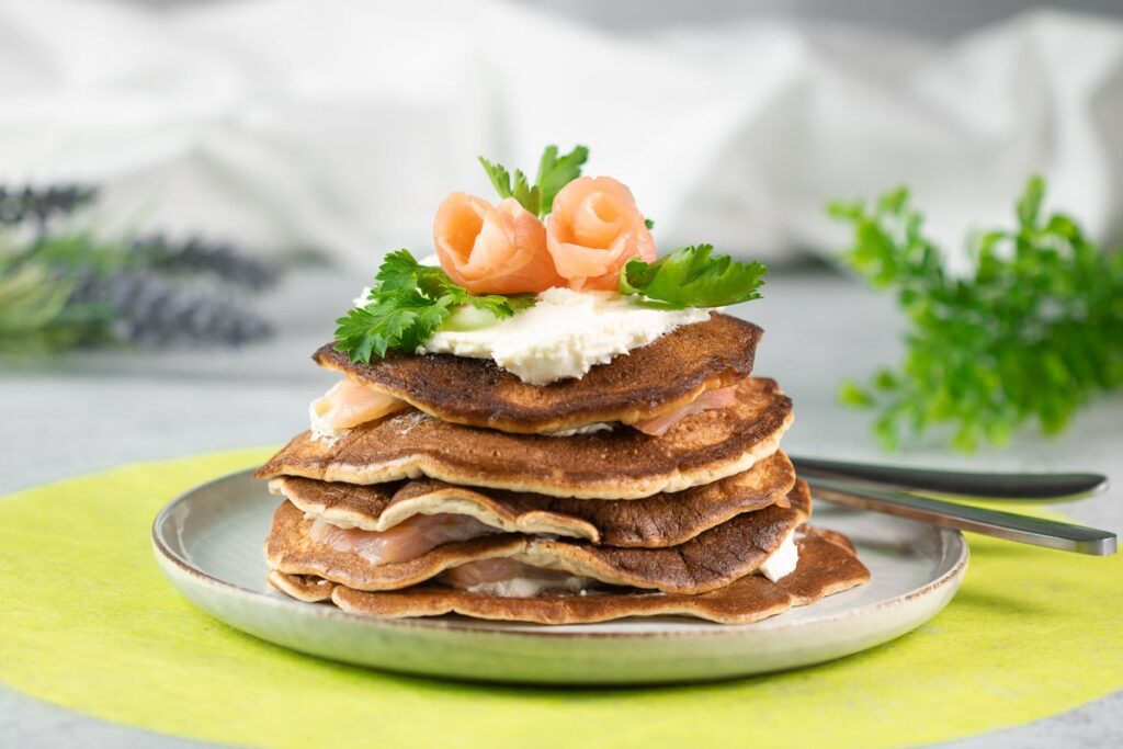 Deftige Low Carb Pancakes mit Lachs | KETO | GLUTENFREI | GESUND