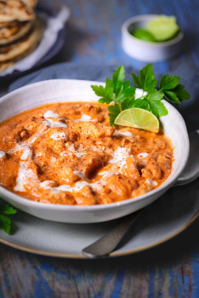 Glutenfreies Butter Chicken mit Naan Brot
