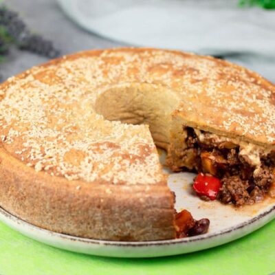 Chili-Cheese-Meat-Pie