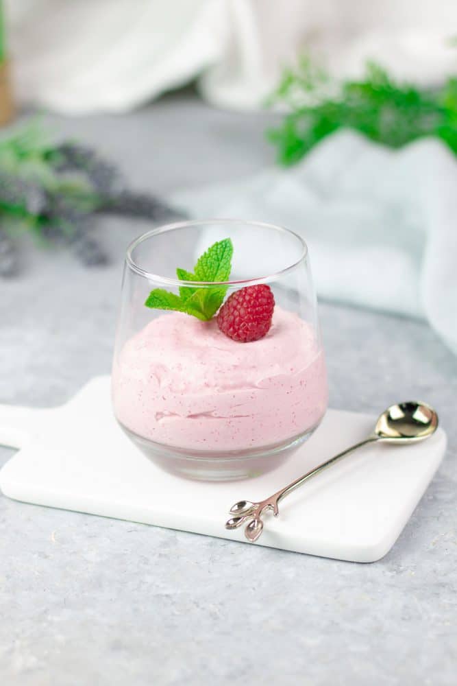 Low Carb Himbeer-Mousse | Ein perfektes Dessert für Sommer