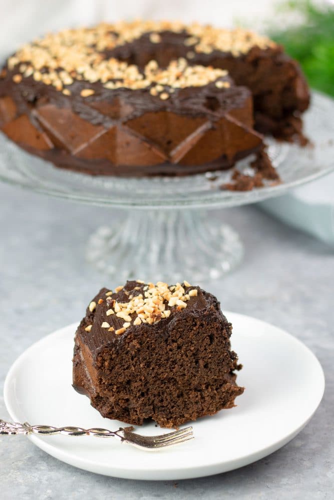 Der Schoko-Haselnuss-Kuchen ist Low Carb, glutenfrei und zuckerfrei.