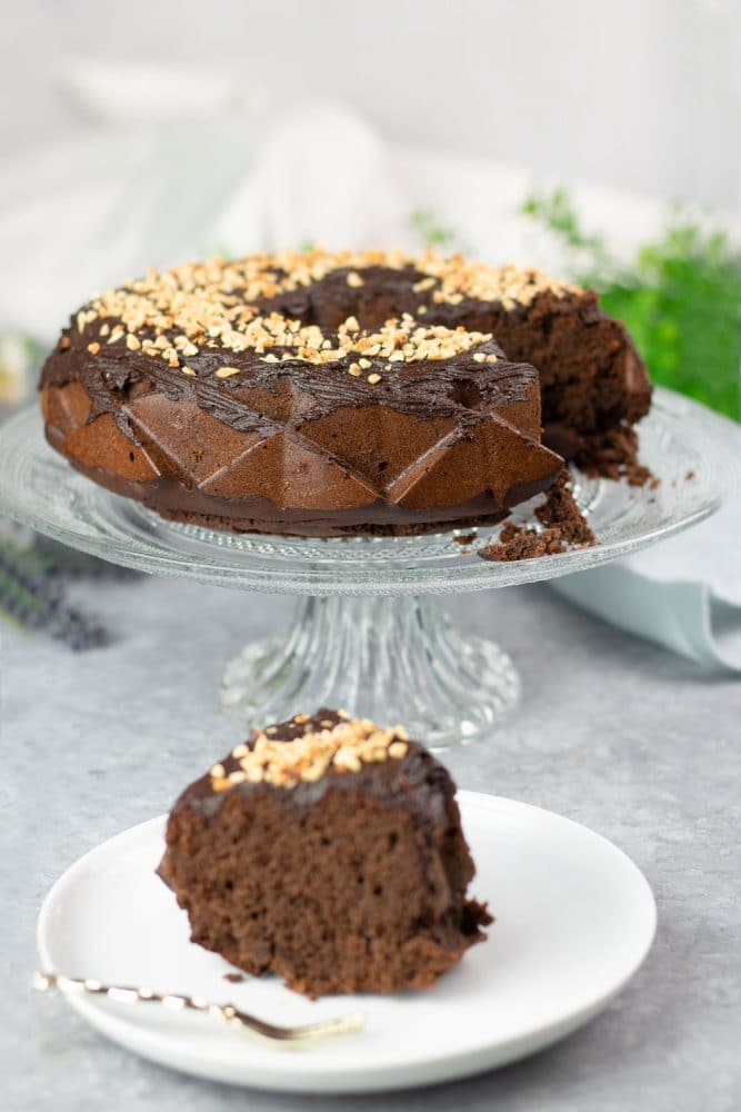 Der Schoko-Haselnuss-Kuchen ist Low Carb, glutenfrei und zuckerfrei.