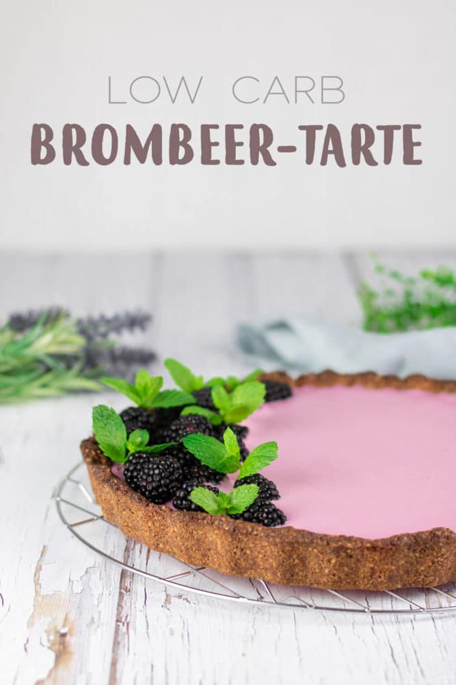 Die Brombeer-Tarte ist ein leckerer Low Carb Kuchen der zudem auch noch glutenfrei und zuckerfrei ist.