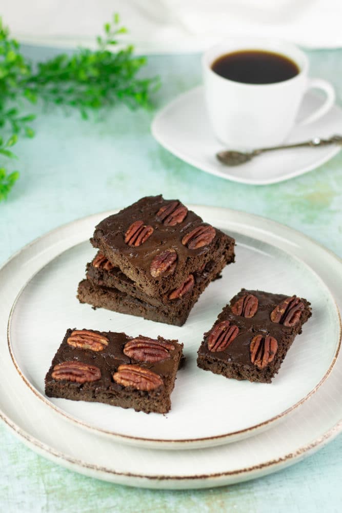 ZucchiniBrownies mit Pekannüsse Low Carb und glutenfrei!