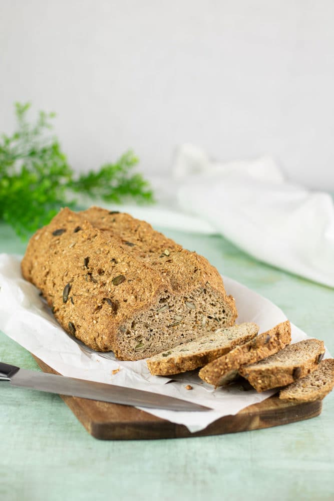 Das vegane Körner-Baguette ist außerdem Low Carb, glutenfrei und zuckerfrei.