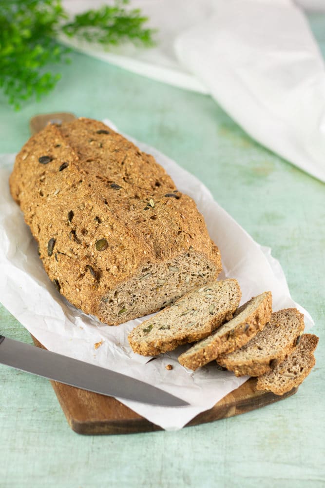 Das vegane Körner-Baguette ist außerdem Low Carb, glutenfrei und zuckerfrei.