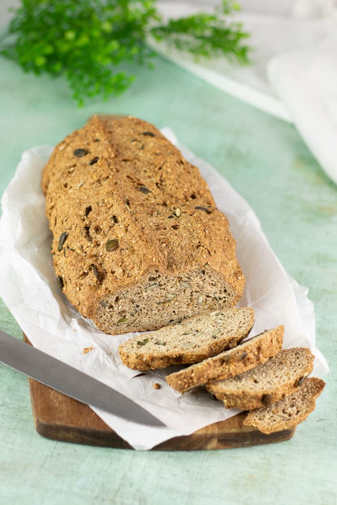 Das vegane Körner-Baguette ist außerdem Low Carb, glutenfrei und zuckerfrei.