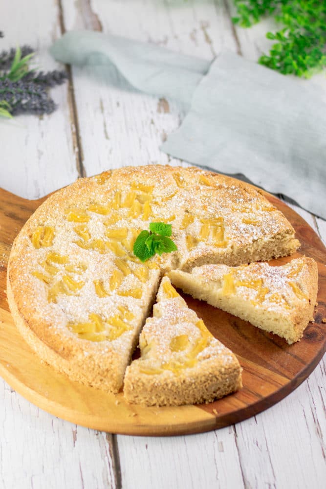 Der Pina-Colada-Kuchen ist ein leckerer Low Carb Kuchen der zudem auch noch glutenfrei und ohne Milchprodukte auskommt. Er schmeckt super und ist leicht zu backen.