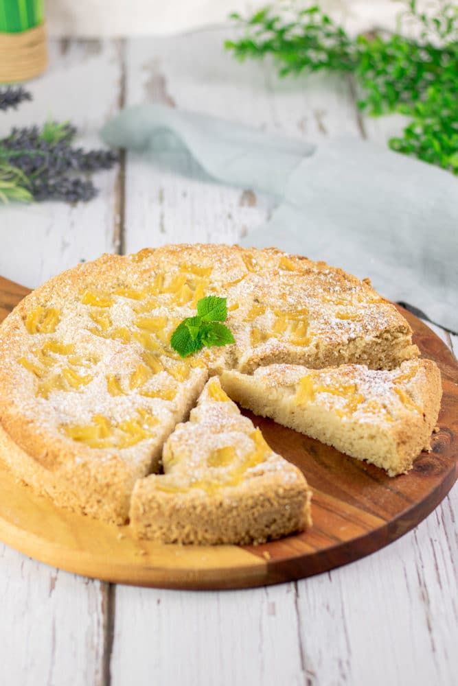 Der Pina-Colada-Kuchen ist ein leckerer Low Carb Kuchen der zudem auch noch glutenfrei und ohne Milchprodukte auskommt. Er schmeckt super und ist leicht zu backen.