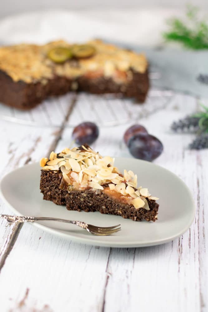 Der Zwetschgen-Schokokuchen ist ein leckerer Low Carb Kuchen der perfekt für den Herbst ist.