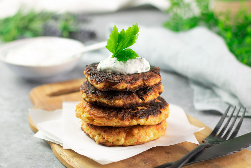 Low Carb Sellerie-Möhren-Puffer – Die top Alternative für Kartoffelpuffer!