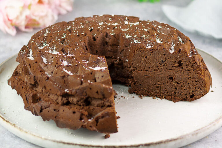 Der Schoko-Kokos-Kuchen ist ein leckeres Low Carb Gebäck ohne Kohlenhydrate.