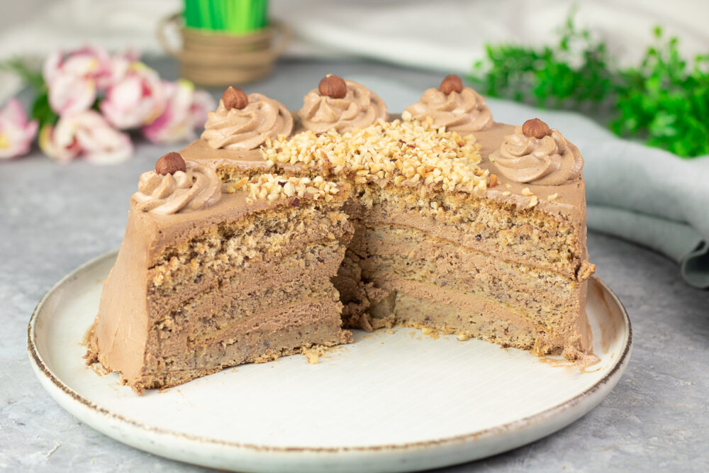 Low Carb Haselnuss-Torte – Ein Kuchen für besondere Anlässe!