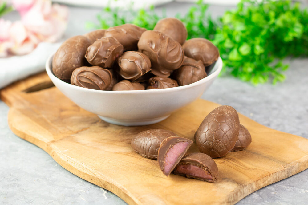 Die Osterpralinen haben eine leckere Füllung und schmecken mega lecker!