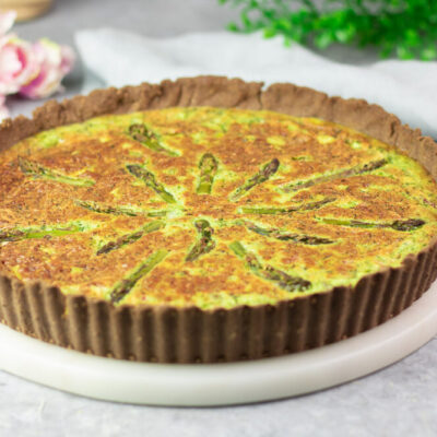 Die Spargel-Bärlauch-Quiche ist perfekt für den Frühling und auch noch lecker und gesund