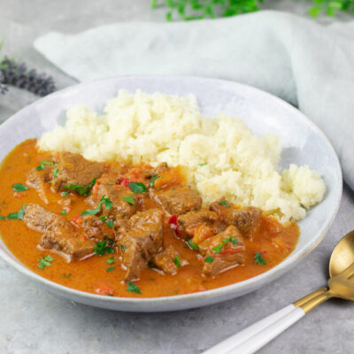 Dieses Rezept zum indischen Rinder-Curry ist gesund, Low Carb und mega lecker!