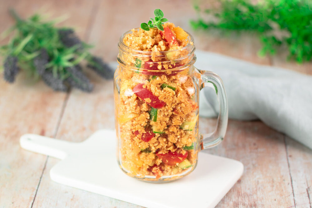 Low Carb Tomaten-Couscous-Salat aus Blumenkohl