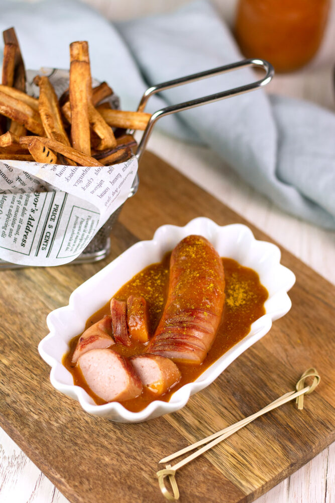Leckere und gesunde Currywurst mit selbstgemachter Sauce