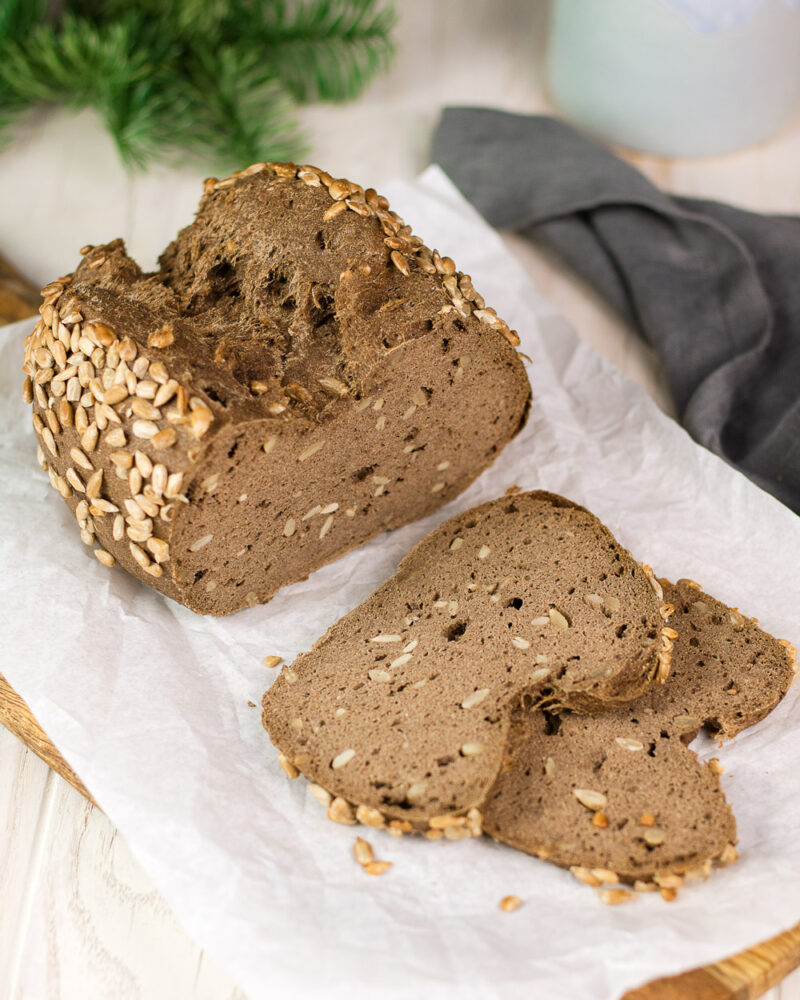 Rustikales Low Carb Leinsamenbrot mit Sonnenbkumenkerne