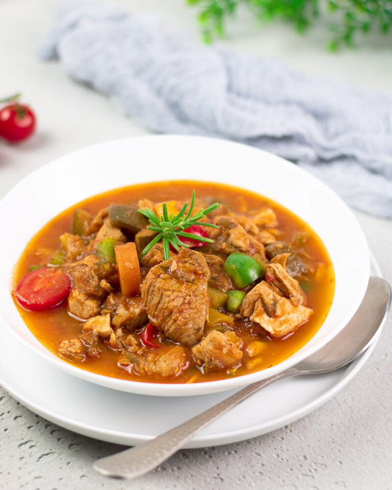 Mediterranes Putengulasch - Gesund und mega lecker!